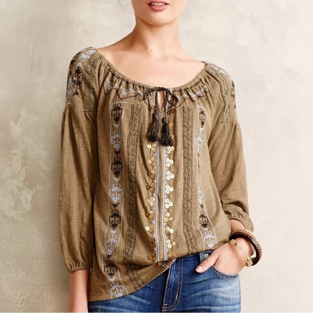 🌻ANTHROPOLOGIE AKEMI + KIN EMBROIDERED TOP🌻